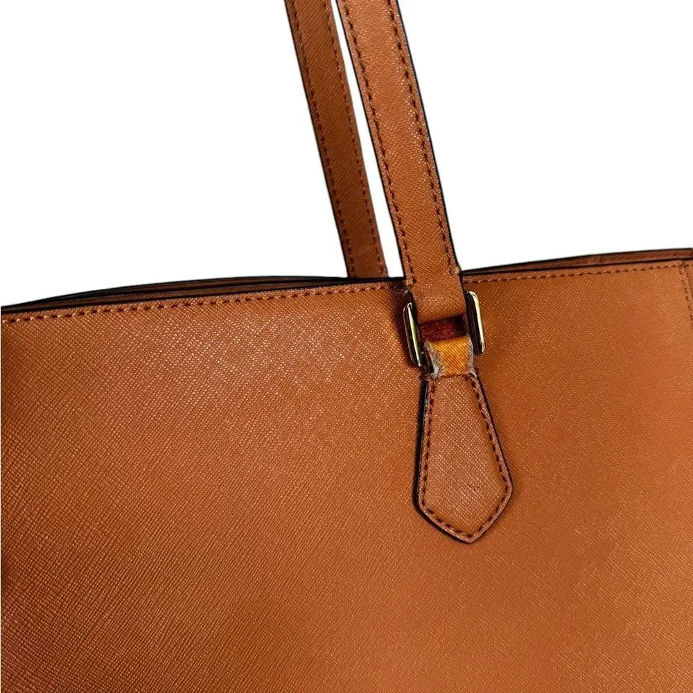 Tory Burch Robinson Leather Tote in Cardamom